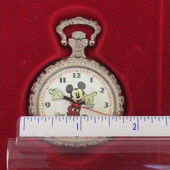 New 2004 Hallmark "Disney's Mickey Mouse" Pocket Watch, It Works, Fresh Battery - Picture 7 of 7